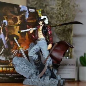 Mihawk Figure with box